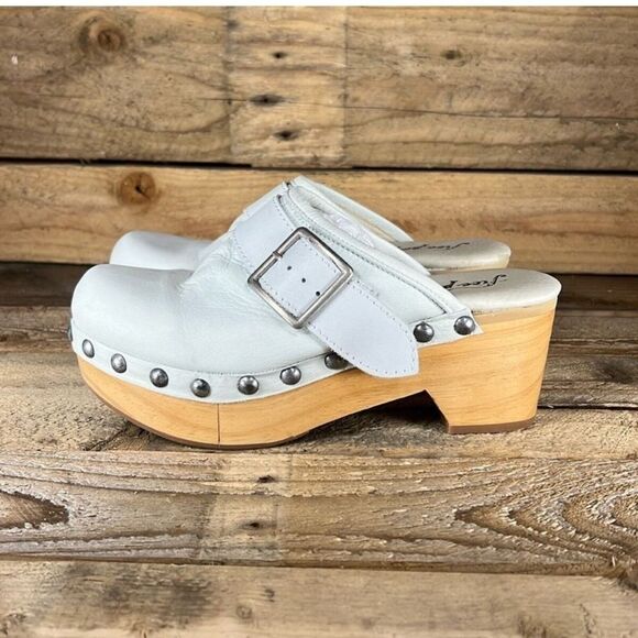 Free People Shoes - Free People Shoes Culver City Clog  Size 38 color: cloud (off white blue hue)